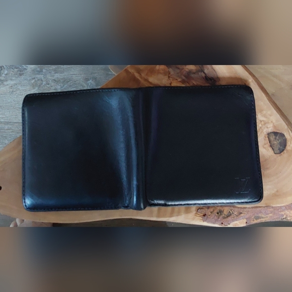 LOUIS VUITTON BLACK PORTEFEVILLE CALFSKIN BIFOLD WALLET - Picture 8 of 11